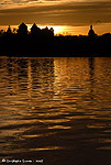 Ref. 9023  Coucher de soleil sur le lac d'Annecy. Disponible en 45x30 et 75x50.