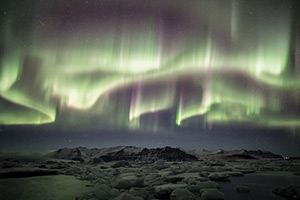 aurore boreale sur le Jokulsarlon