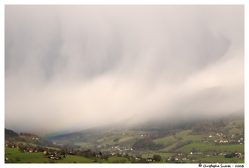 Paysage des Alpes - Rideau de pluie sur une valle alpine - 2