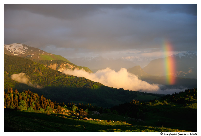 Paysage des Alpes - Arc en ciel sur le massif de Sommand