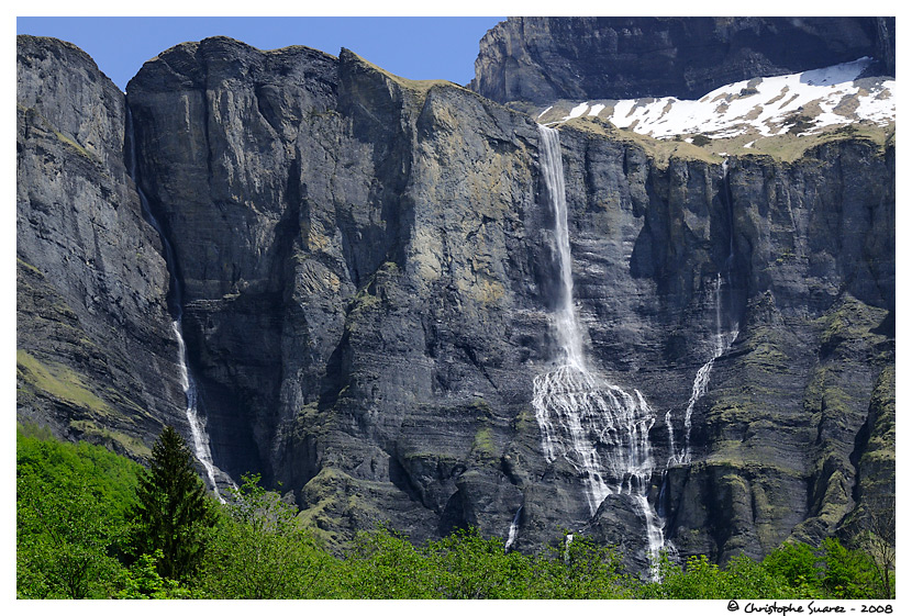 Cascades lors de la fonte des neiges - Cirque de Sixt-Fer--Cheval - Haute-Savoie