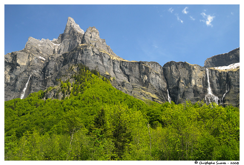 Cascades lors de la fonte des neiges - Cirque de Sixt-Fer--Cheval - Haute-Savoie