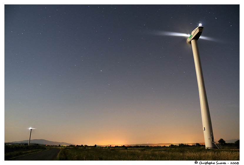 Eoliennes  Luc sur Orbieu - diamtre du rotor (tripale) 32m 