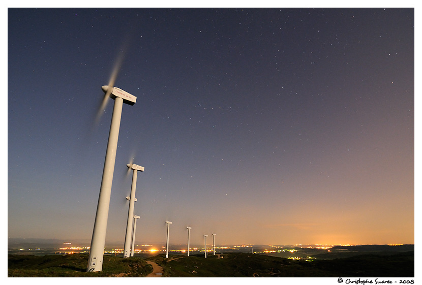 Eoliennes - Site de Nvian/Grande Garrigue (Aude), parc de 21 oliennes, diamtre du rotor 52m  