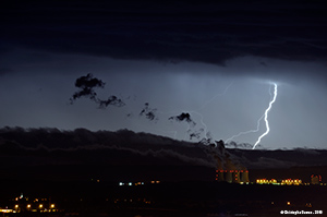 Orage prs de la centrale du Bugey