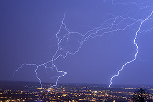 Plusieurs impacts de foudre sur Montluon (Allier)