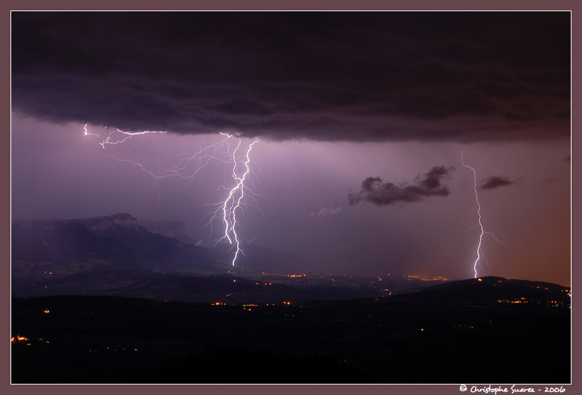 Ref. 3147  Orage sur le massif des Bornes-Aravis, Haute-Savoie. Disponible en 30x45 et 50x75